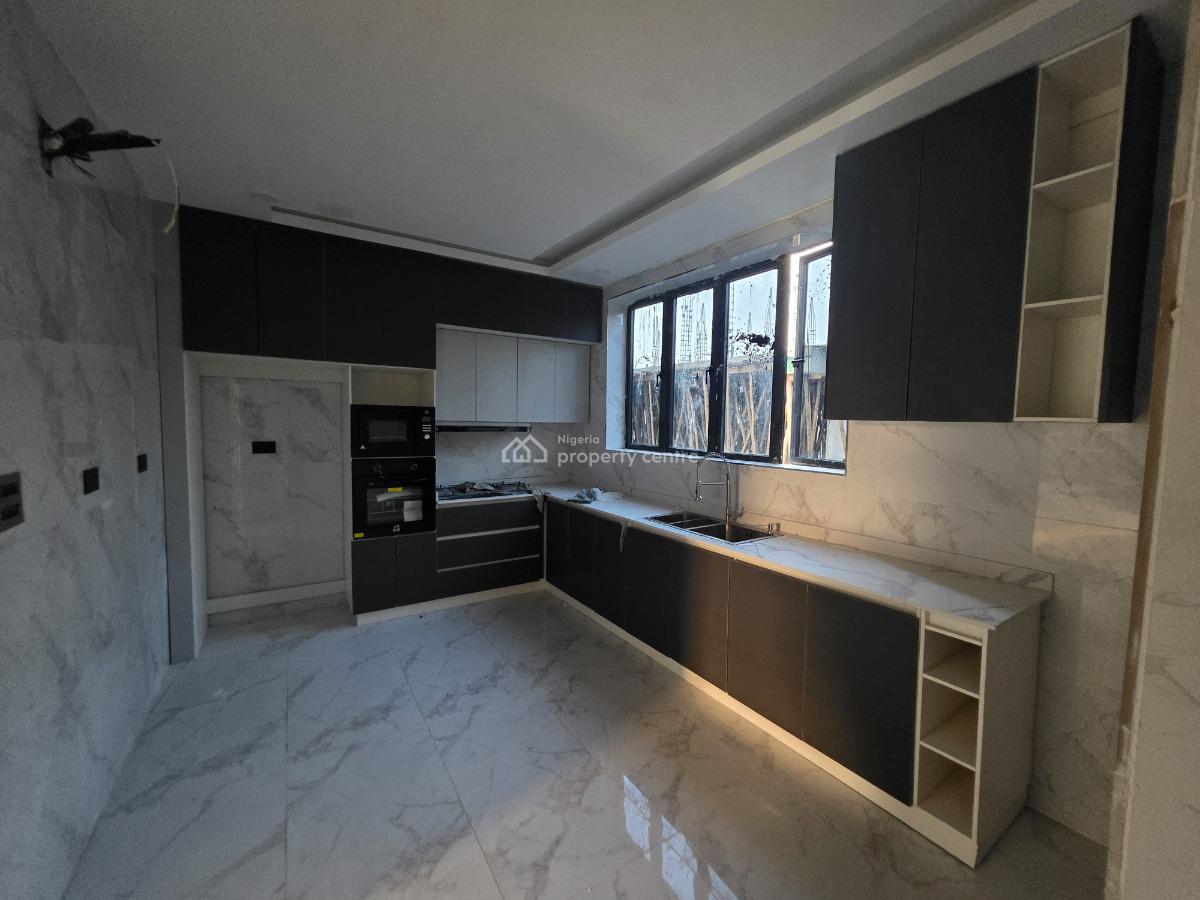 5 Bedrooms Semi Detached Duplex with Bq, Lekki Phase 1, Lekki, Lagos, Semi-detached Duplex for Sale