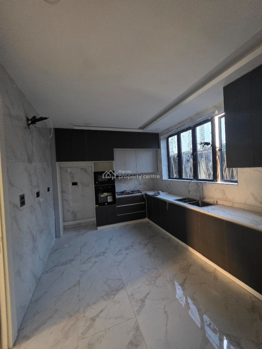 5 Bedrooms Semi Detached Duplex with Bq, Lekki Phase 1, Lekki, Lagos, Semi-detached Duplex for Sale