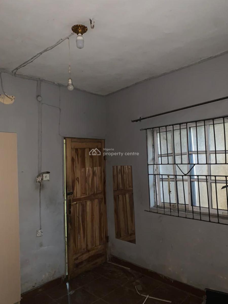 2 Bedroom All Rooms Ensuite Flat, Off Herbert Macaulay Way, Yaba, Lagos, Flat / Apartment for Rent