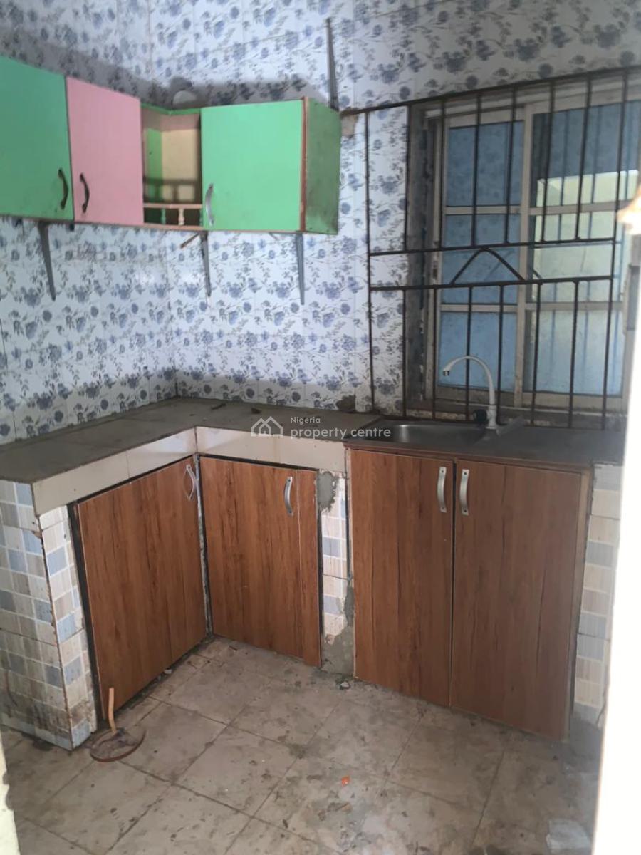 2 Bedroom All Rooms Ensuite Flat, Off Herbert Macaulay Way, Yaba, Lagos, Flat / Apartment for Rent
