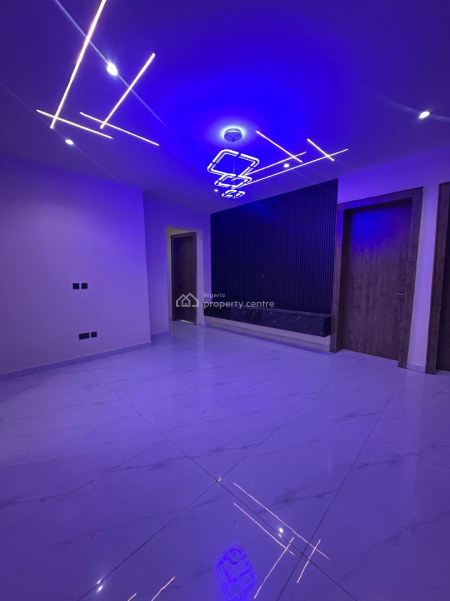 Lovely 3 Bedroom Apartment with a Bq and Elevator, Lekki Phase 1, Lekki, Lagos, Flat / Apartment for Sale