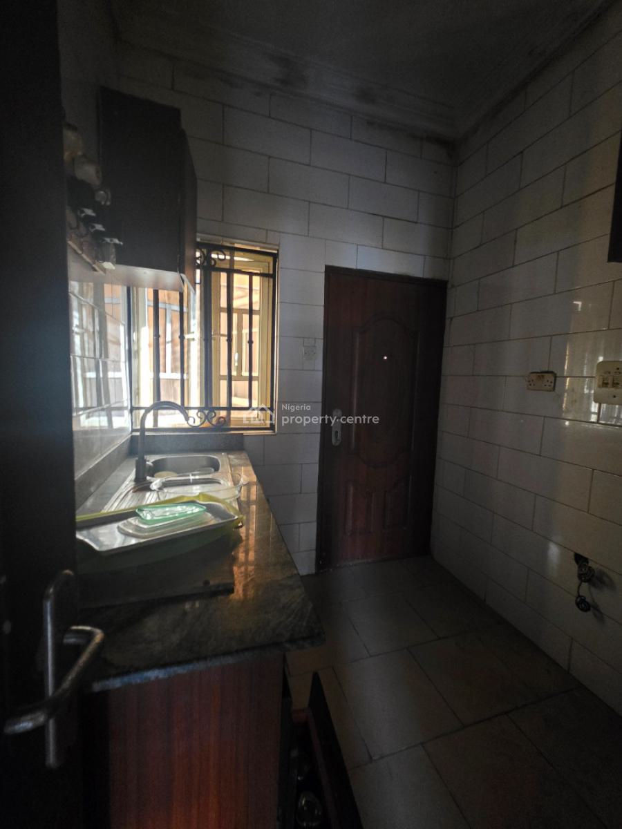 Self Serviced 2 Bedrooms Flat with Bq, Off Fola Osibo, Lekki Phase 1, Lekki, Lagos, Flat / Apartment for Rent