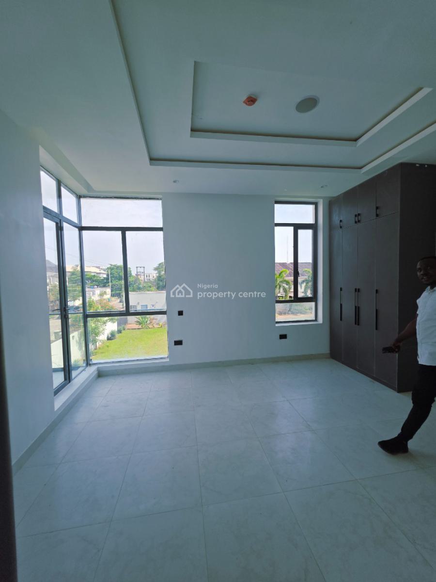 Newly Built 2 Bedrooms Flat, Off Admiralty Way, Lekki Phase 1, Lekki, Lagos, Flat / Apartment for Sale