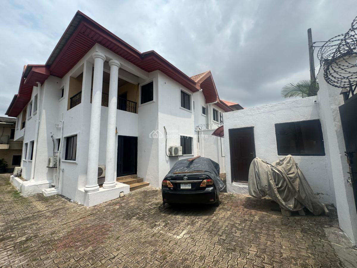 Distress 5 Bedroom Duplex, Omole Phase 1, Ikeja, Lagos, Semi-detached Duplex for Sale