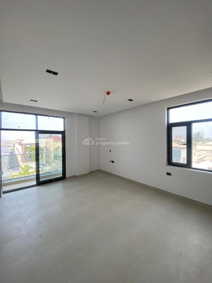 Water-view 2 Bedrooms Apartment, with Rooftop Swimming Pool and Gym, Lekki Phase 1, Lekki, Lagos, Flat / Apartment for Sale