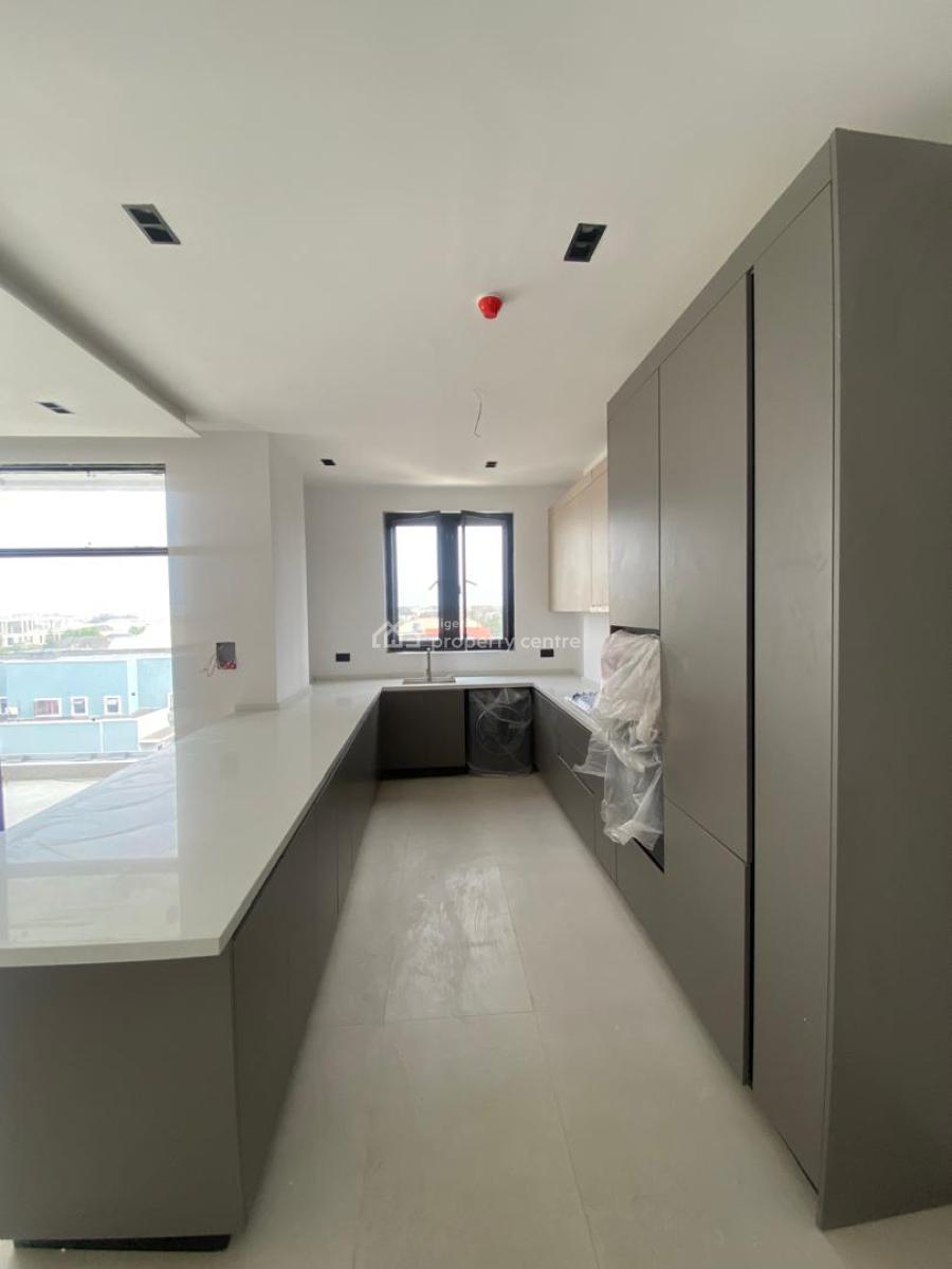 Water-view 2 Bedrooms Apartment, with Rooftop Swimming Pool and Gym, Lekki Phase 1, Lekki, Lagos, Flat / Apartment for Sale