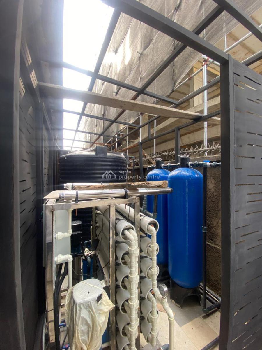 Water-view 2 Bedrooms Apartment, with Rooftop Swimming Pool and Gym, Lekki Phase 1, Lekki, Lagos, Flat / Apartment for Sale