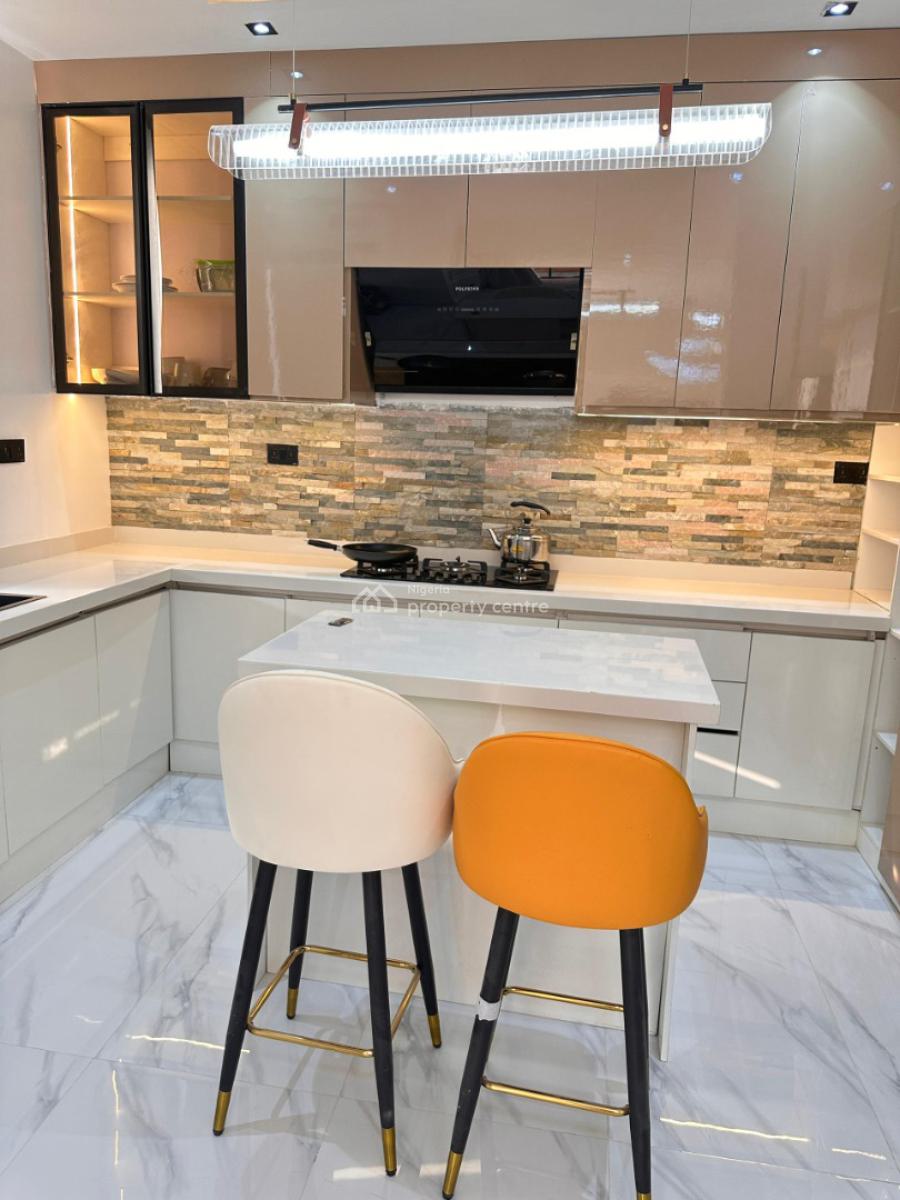 Luxury 2 Bedroom with Swimming Pool, Gym & Elevator, Lekki Phase 1, Lekki, Lagos, Flat / Apartment Short Let