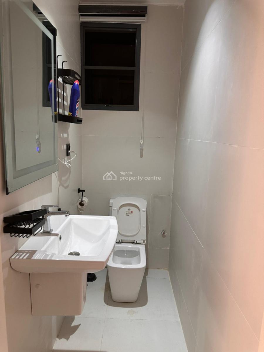 Luxury 2 Bedroom with Swimming Pool, Gym & Elevator, Lekki Phase 1, Lekki, Lagos, Flat / Apartment Short Let