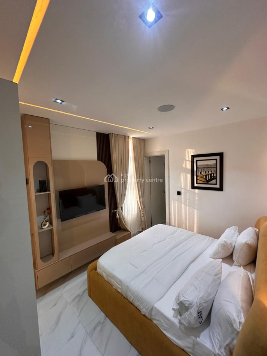 Luxury 2 Bedroom with Swimming Pool, Gym & Elevator, Lekki Phase 1, Lekki, Lagos, Flat / Apartment Short Let