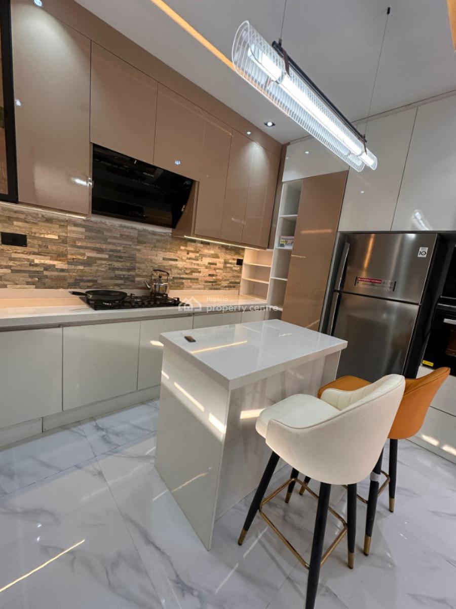 Luxury 2 Bedroom with Swimming Pool, Gym & Elevator, Lekki Phase 1, Lekki, Lagos, Flat / Apartment Short Let