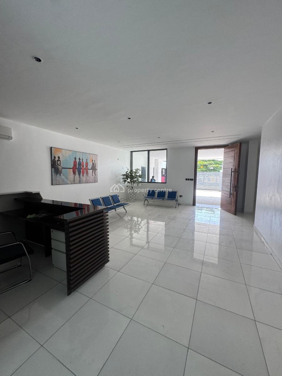 Aesthetically Pleasing 2 Bedroom Apartment with Swimming Pool, Elevator, Lekki Phase 1, Lekki, Lagos, Flat / Apartment for Sale