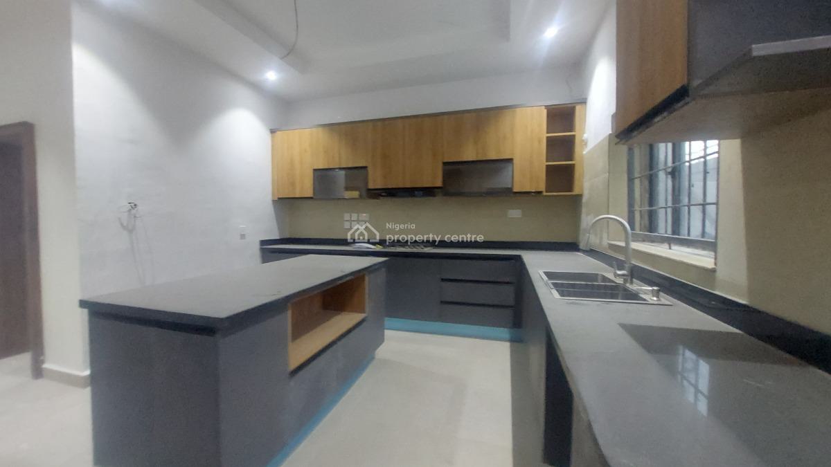 Newly Finished 5 Bedroom Serviced Terrace Duplex with Bq, Guzape District, Abuja, Terraced Duplex for Rent