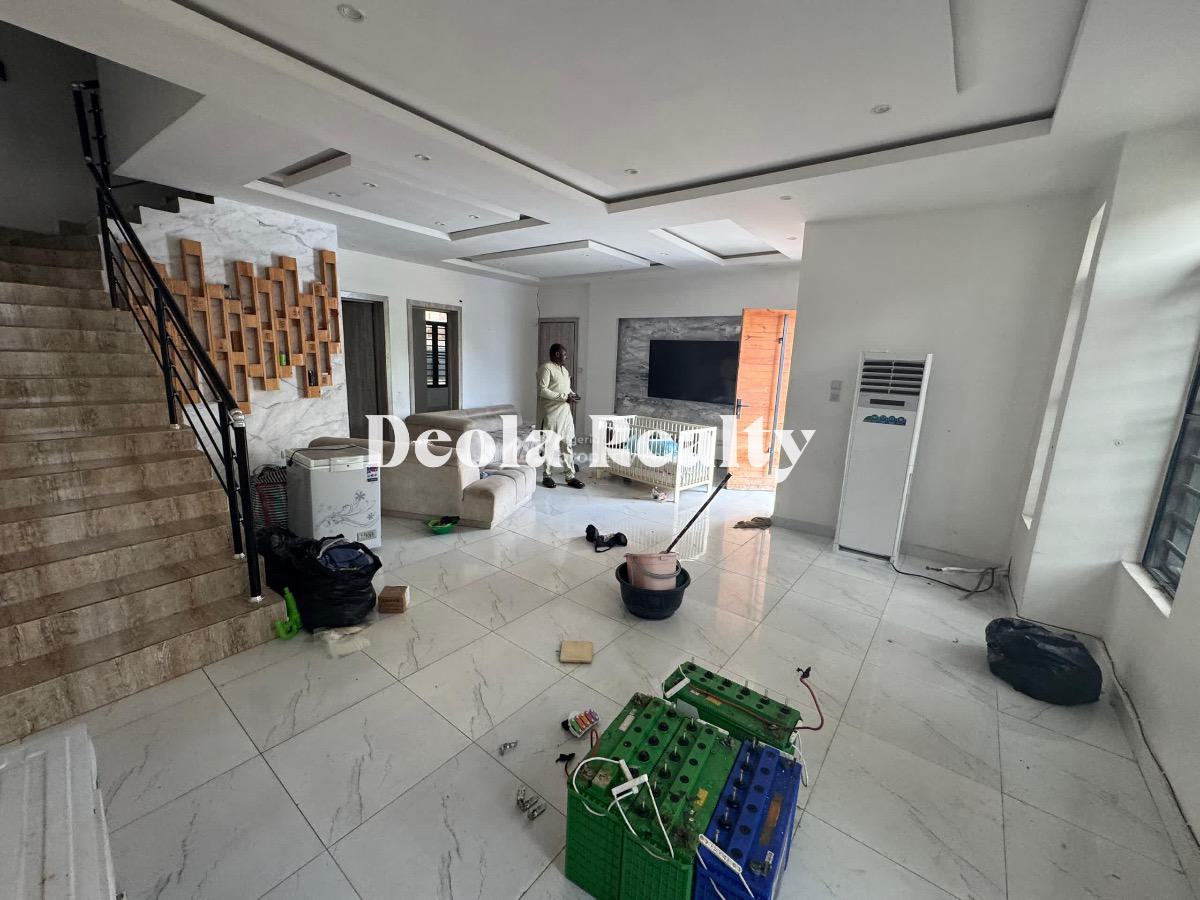 a Very Nice and Spacious 4 Bedroom Semi Detached Duplex, Off Spg Road, Ologolo, Lekki, Lagos, Semi-detached Duplex for Rent