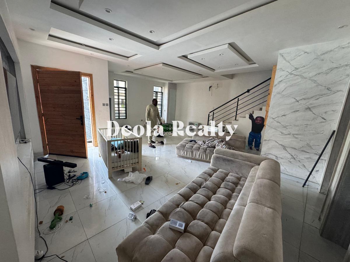 a Very Nice and Spacious 4 Bedroom Semi Detached Duplex, Off Spg Road, Ologolo, Lekki, Lagos, Semi-detached Duplex for Rent