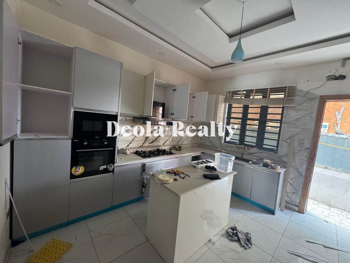 a Very Nice and Spacious 4 Bedroom Semi Detached Duplex, Off Spg Road, Ologolo, Lekki, Lagos, Semi-detached Duplex for Rent