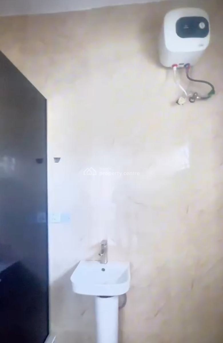 Well-finished 2-bedroom Apartment with Bq Offers Comfort, Quality, Ilaje, Ajah, Lagos, Flat / Apartment for Sale