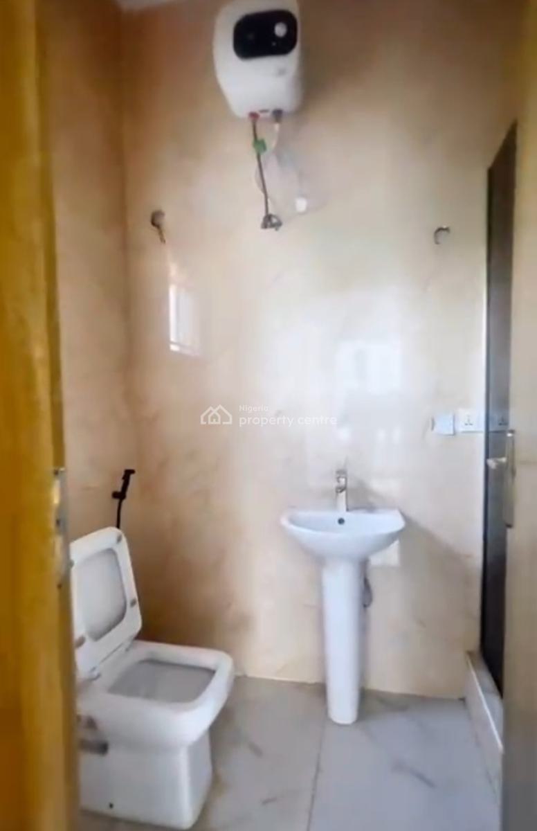 Well-finished 2-bedroom Apartment with Bq Offers Comfort, Quality, Ilaje, Ajah, Lagos, Flat / Apartment for Sale