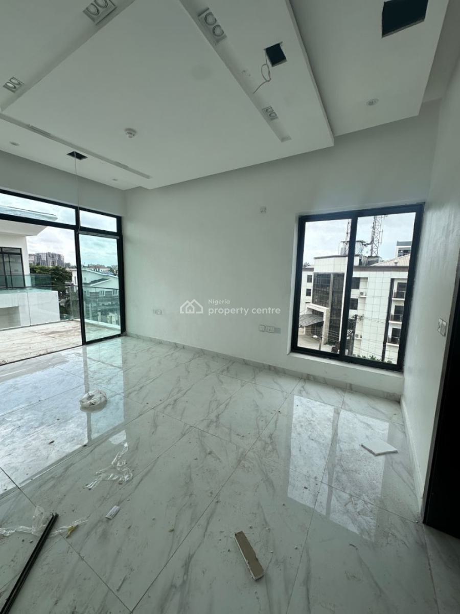 Very Spacious 4 Bedrooms Terrace with Bq, Lekki Phase 1, Lekki, Lagos, Terraced Duplex for Rent