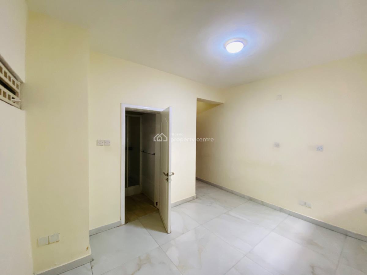 Very Spacious 4 Bedrooms Terrace with Bq, Lekki Phase 1, Lekki, Lagos, Terraced Duplex for Rent