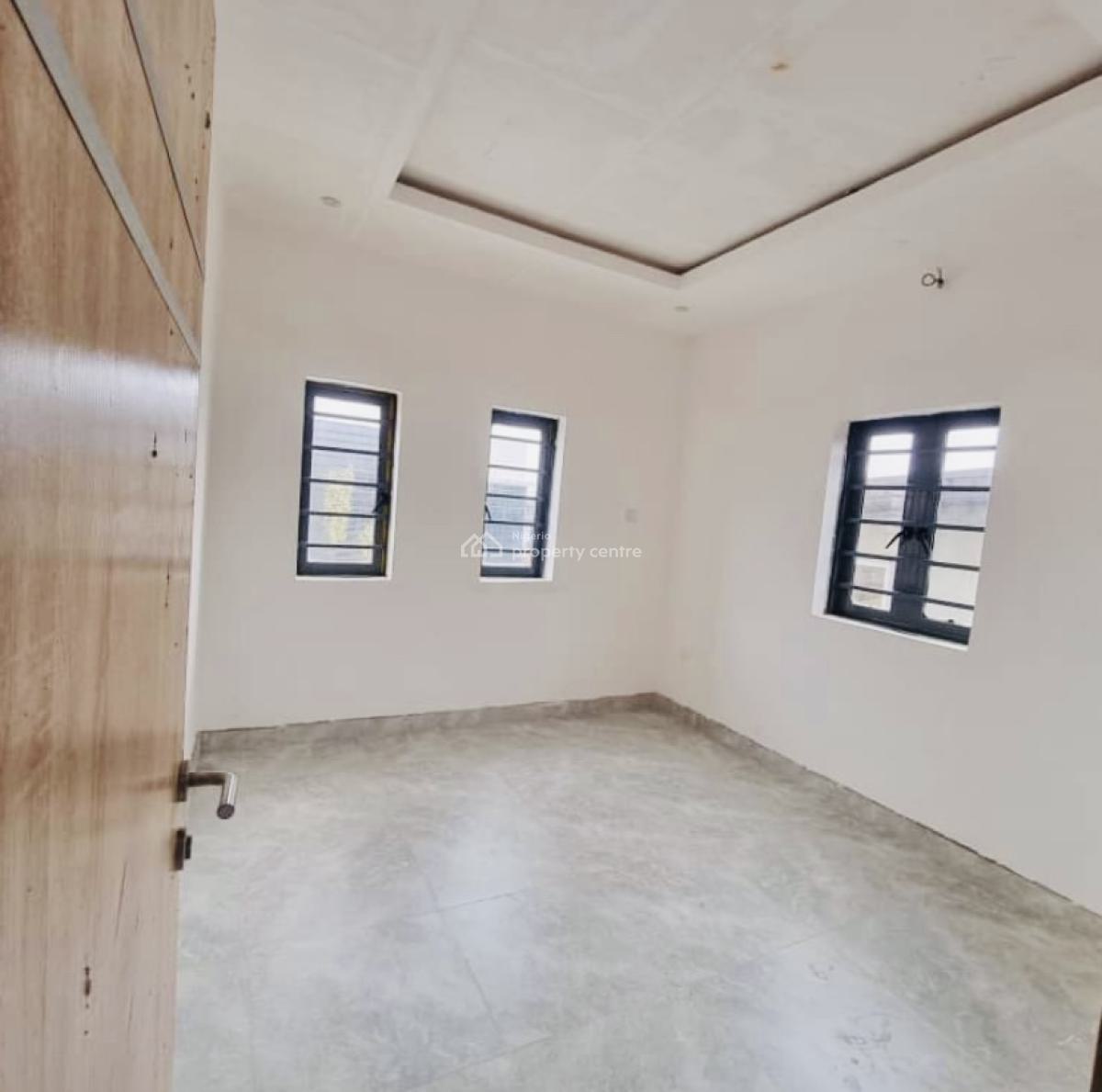 Very Spacious 4 Bedrooms Terrace with Bq, Lekki Phase 1, Lekki, Lagos, Terraced Duplex for Rent