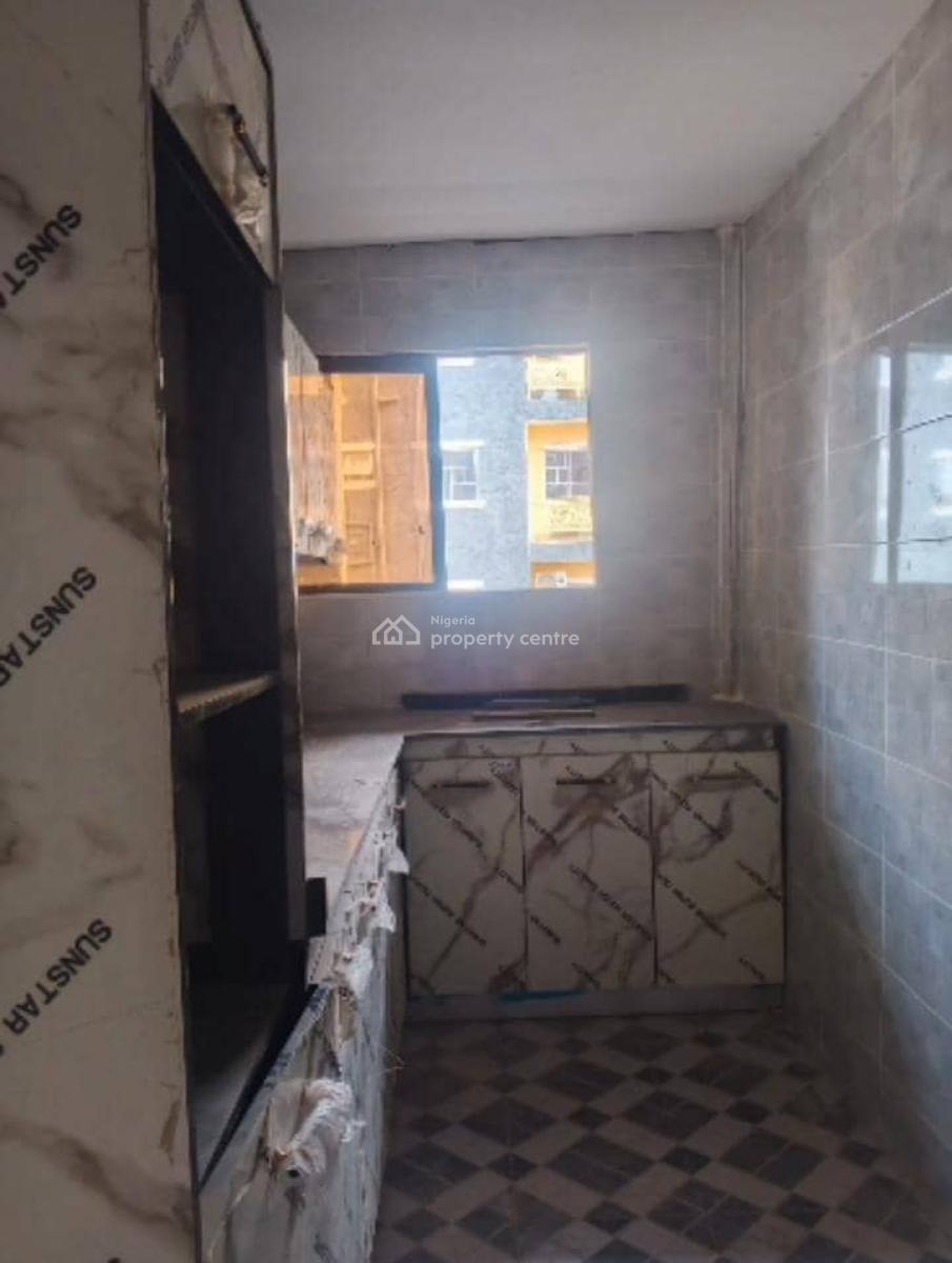 Lovely 2bedroom Flat, Alagomeji, Yaba, Lagos, Flat / Apartment for Rent