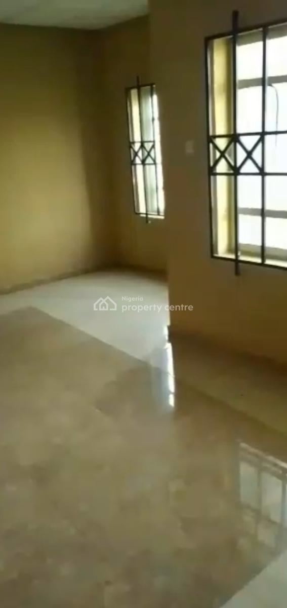 Spacious 3 Bedroom Apartment, Surulere, Lagos, Flat / Apartment for Rent