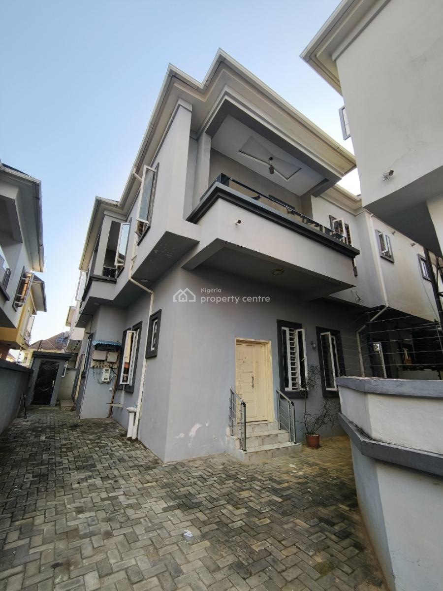 Well Renovated Spacious 4 Bedroom Duplex Plus Bq, Ologolo, Lekki, Lagos, Semi-detached Duplex for Rent