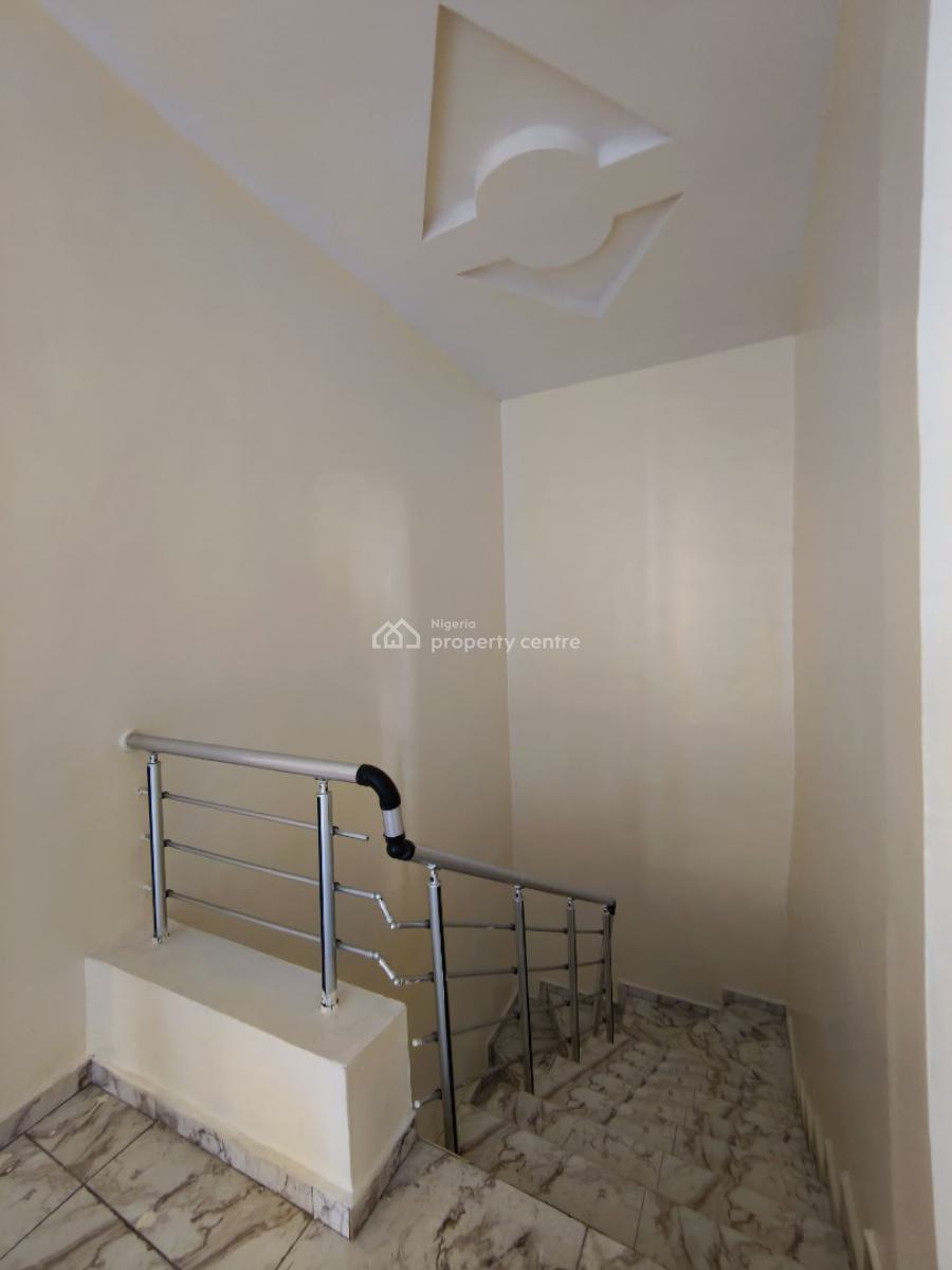 Well Renovated Spacious 4 Bedroom Duplex Plus Bq, Ologolo, Lekki, Lagos, Semi-detached Duplex for Rent