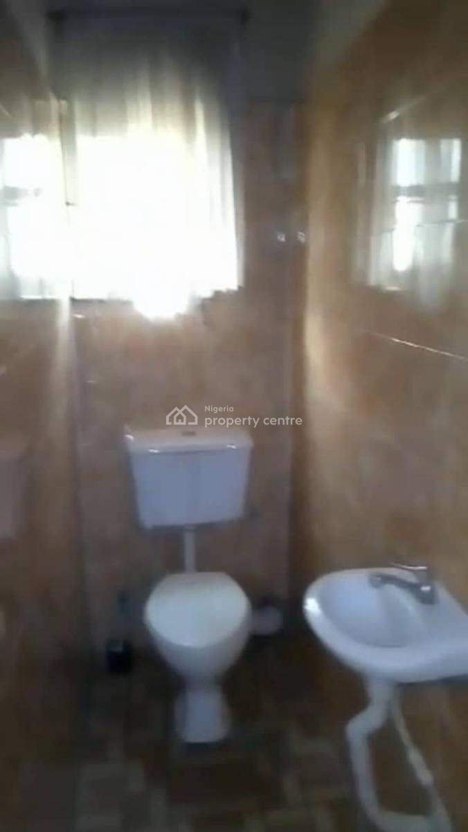 Lovely 3bedroom Flat, Off Anjorin ,close Street  Off Lawanson, Surulere, Lagos, Flat / Apartment for Rent