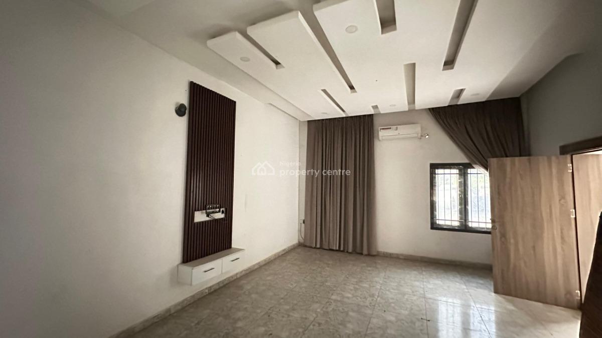 4 Bedrooms Terraced Duplex with Bq, Tarred Road, Guzape District, Abuja, Terraced Duplex for Rent