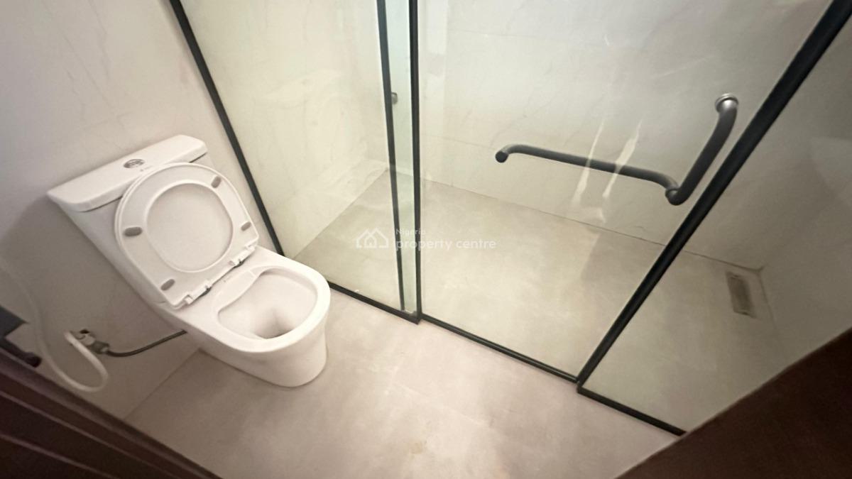 4 Bedrooms Semi Detached Duplex with Bq, Tarred Road, Wuye, Abuja, Semi-detached Duplex for Rent