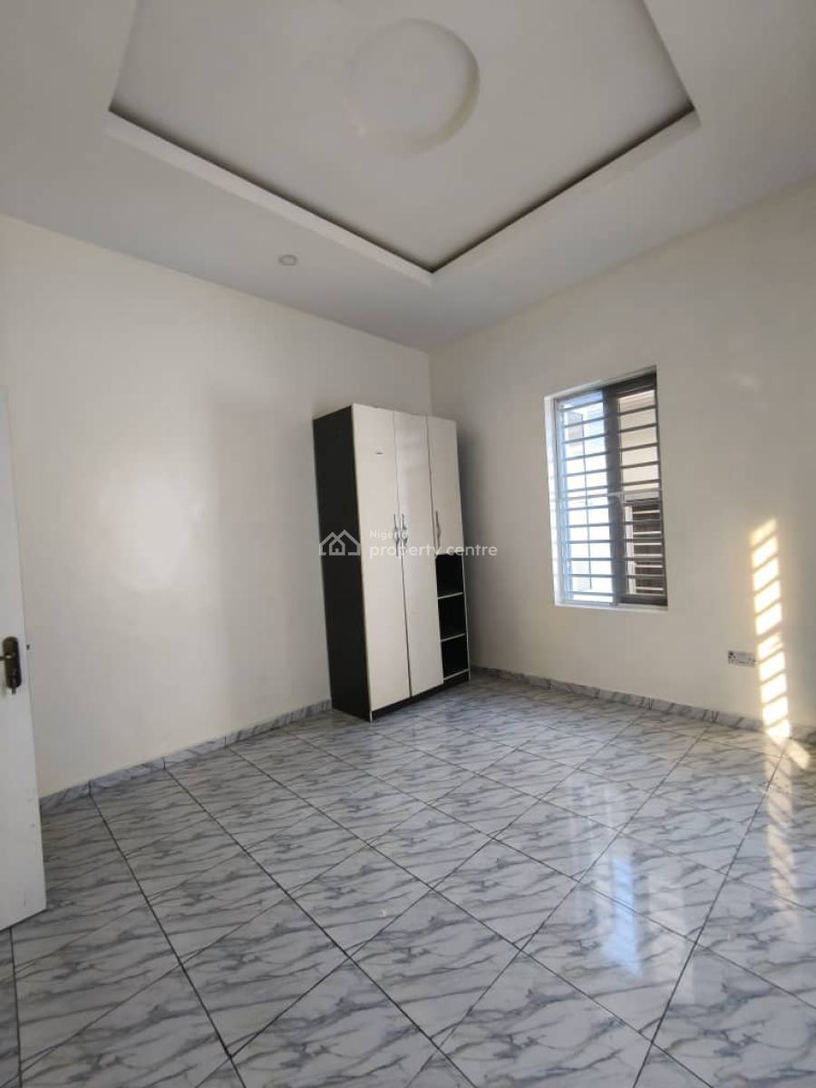 Luxury Well Renovated 4bedroom Plus Bq, Ologolo Lekki Lagos, Lekki, Lagos, Semi-detached Duplex for Rent