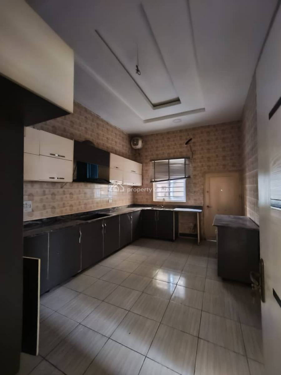 Luxury Well Renovated 4bedroom Plus Bq, Ologolo Lekki Lagos, Lekki, Lagos, Semi-detached Duplex for Rent