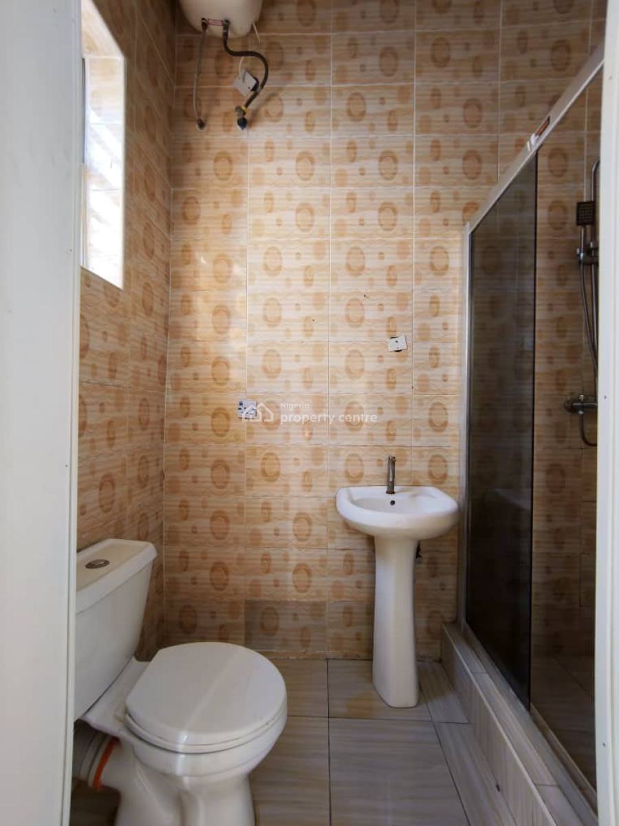 Luxury Well Renovated 4bedroom Plus Bq, Ologolo Lekki Lagos, Lekki, Lagos, Semi-detached Duplex for Rent