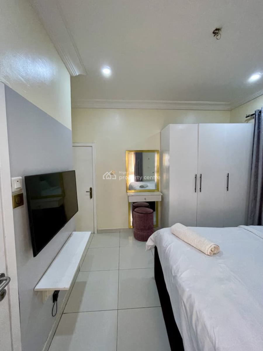 Luxurious 2 Bedroom Apartment, Off Admiralty Way, Lekki Phase 1, Lekki, Lagos, Flat / Apartment Short Let
