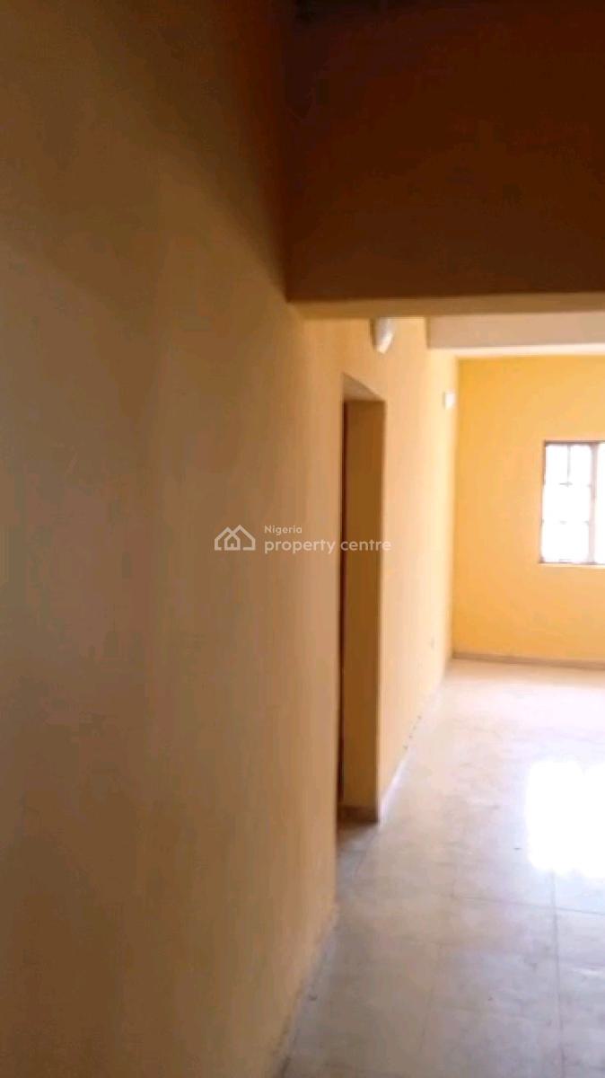 Executive 2 Bedroom Flat, Yaba, Lagos, Flat / Apartment for Rent