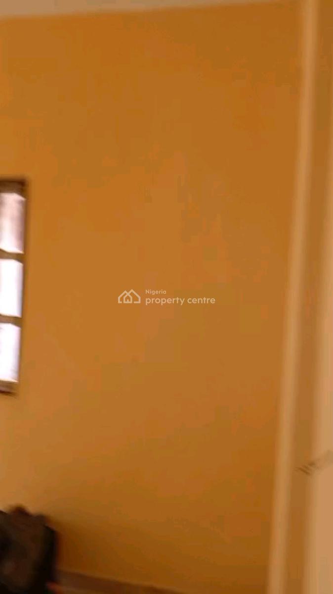 Executive 2 Bedroom Flat @ Yaba. Separate Toilets, Separate Bath, Yaba, Lagos, Flat / Apartment for Rent