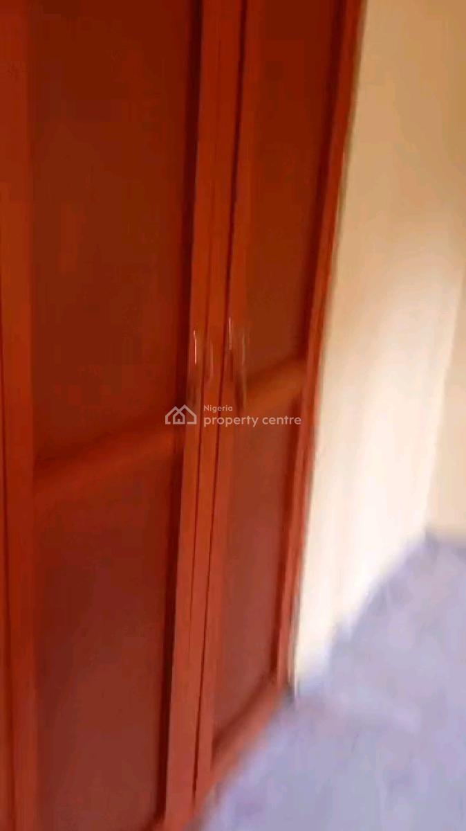 Executive 2 Bedroom Flat @ Yaba. Separate Toilets, Separate Bath, Yaba, Lagos, Flat / Apartment for Rent