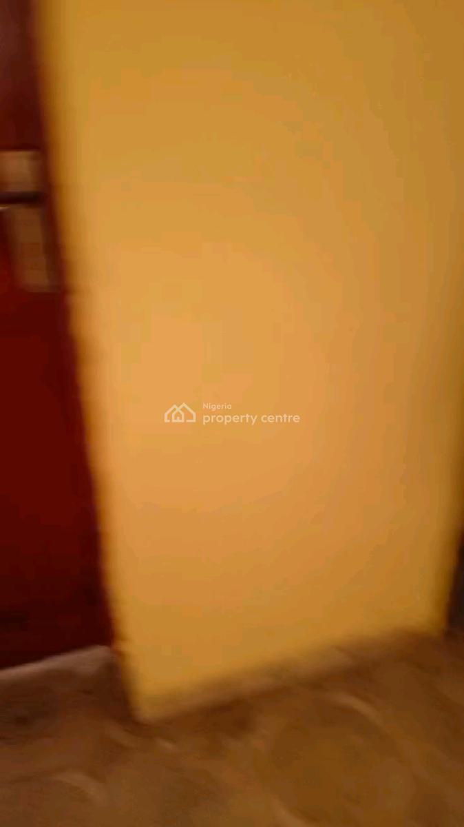 Executive 2 Bedroom Flat @ Yaba. Separate Toilets, Separate Bath, Yaba, Lagos, Flat / Apartment for Rent