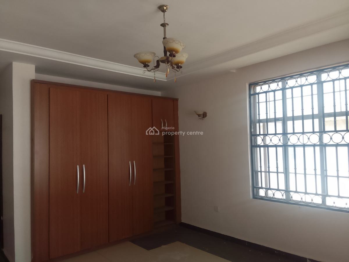 Renovated Five Bedrooms Semi Detached Duplex with Bq, Katampe (main), Katampe, Abuja, Semi-detached Duplex for Rent