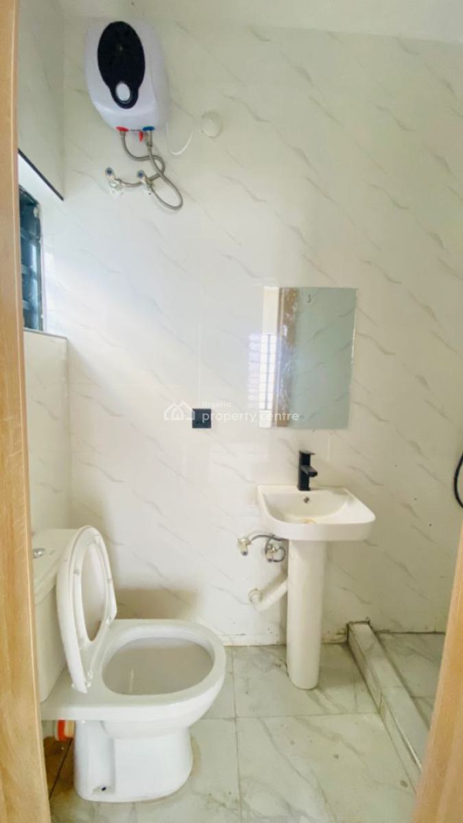 Brand New Luxury 2 Bedroom Apartment, Behind Blenco, Sangotedo, Ajah, Lagos, Flat / Apartment for Rent