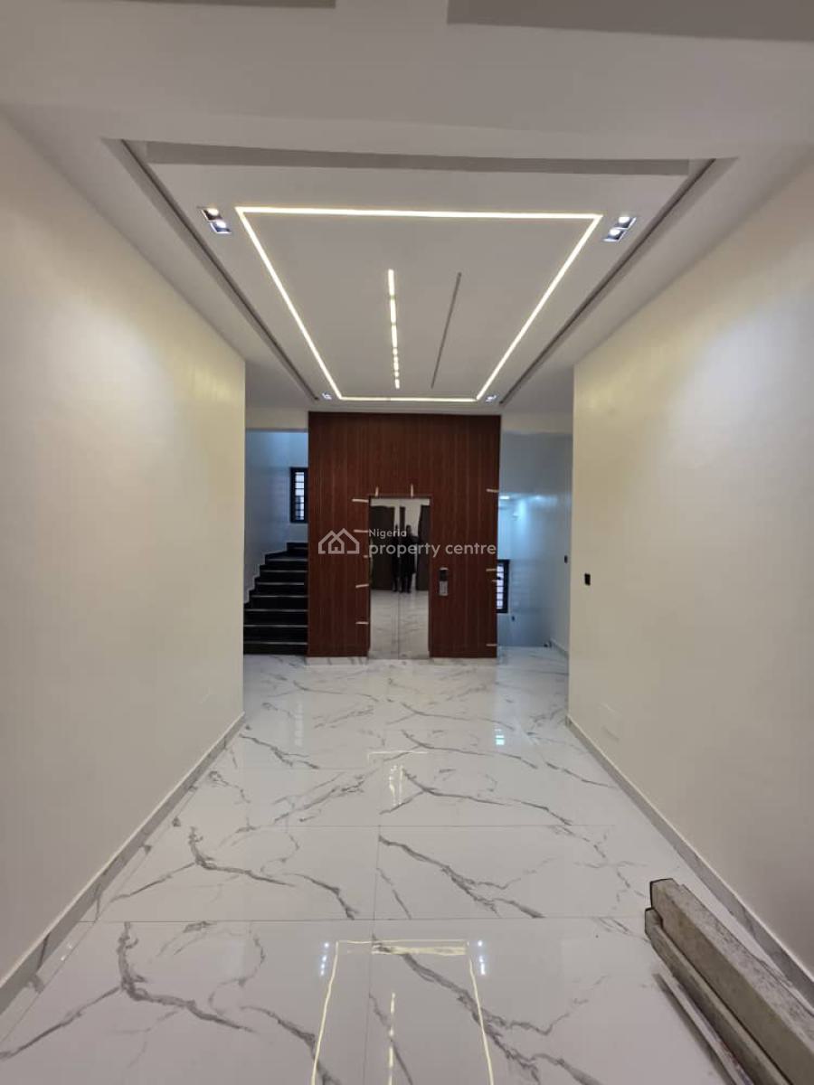 3bedrooms Flat with Bq, Lekki Phase 1, Lekki, Lagos, Flat / Apartment for Sale