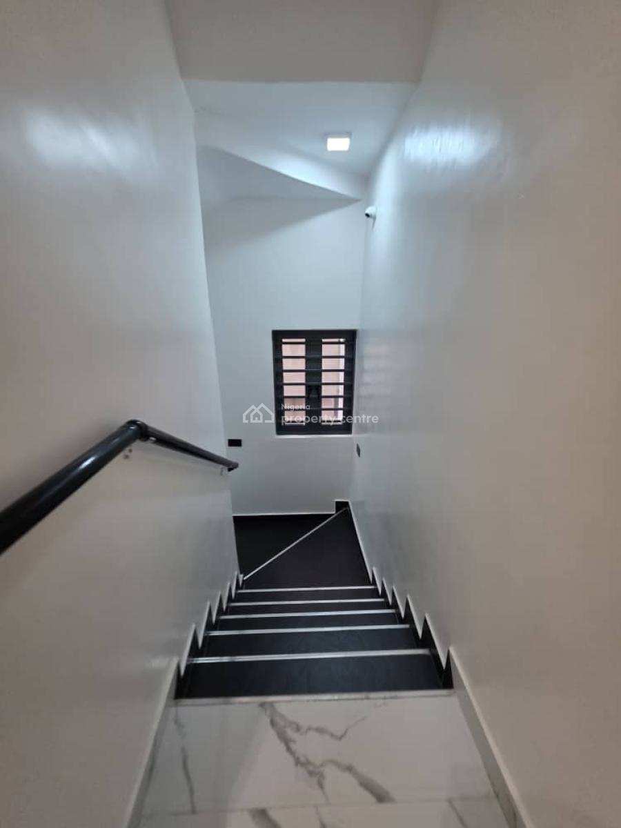 3bedrooms Flat with Bq, Lekki Phase 1, Lekki, Lagos, Flat / Apartment for Sale