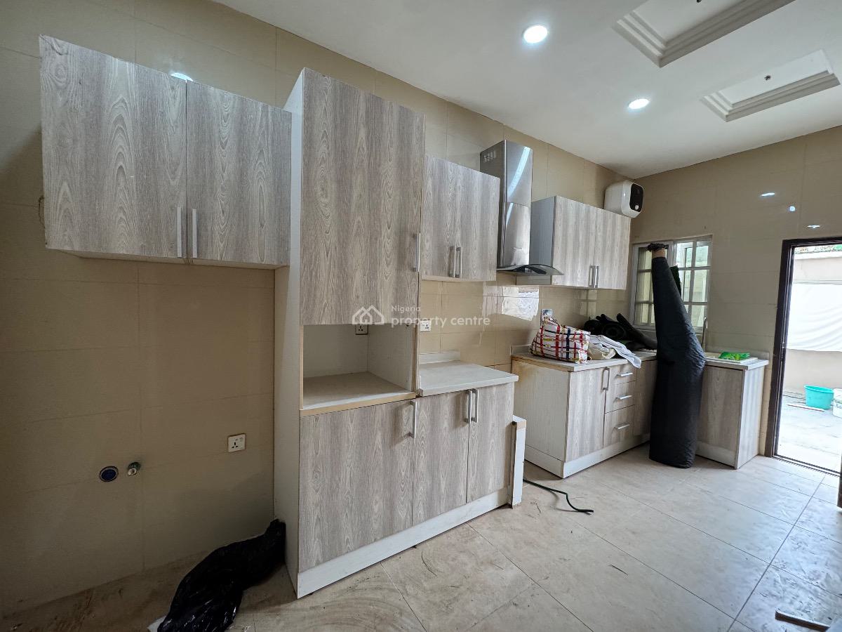 Spacious 2 Bedroom Apartment, Dupe Oguntade Street, Ikate, Lekki, Lagos, Flat / Apartment for Rent