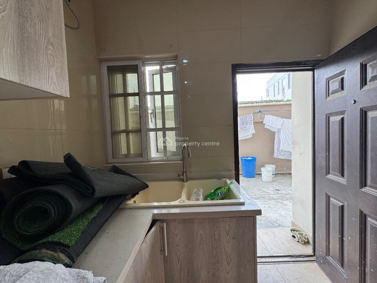 Spacious 2 Bedroom Apartment, Dupe Oguntade Street, Ikate, Lekki, Lagos, Flat / Apartment for Rent