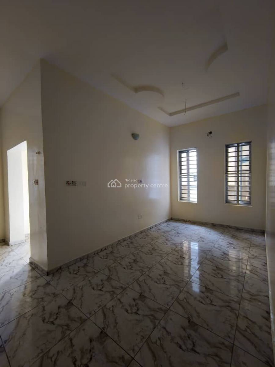 Well Renovated 4 Bedroom Plus Semi Detached Plus Bq, Ologolo, Lekki, Lagos, Semi-detached Duplex for Rent