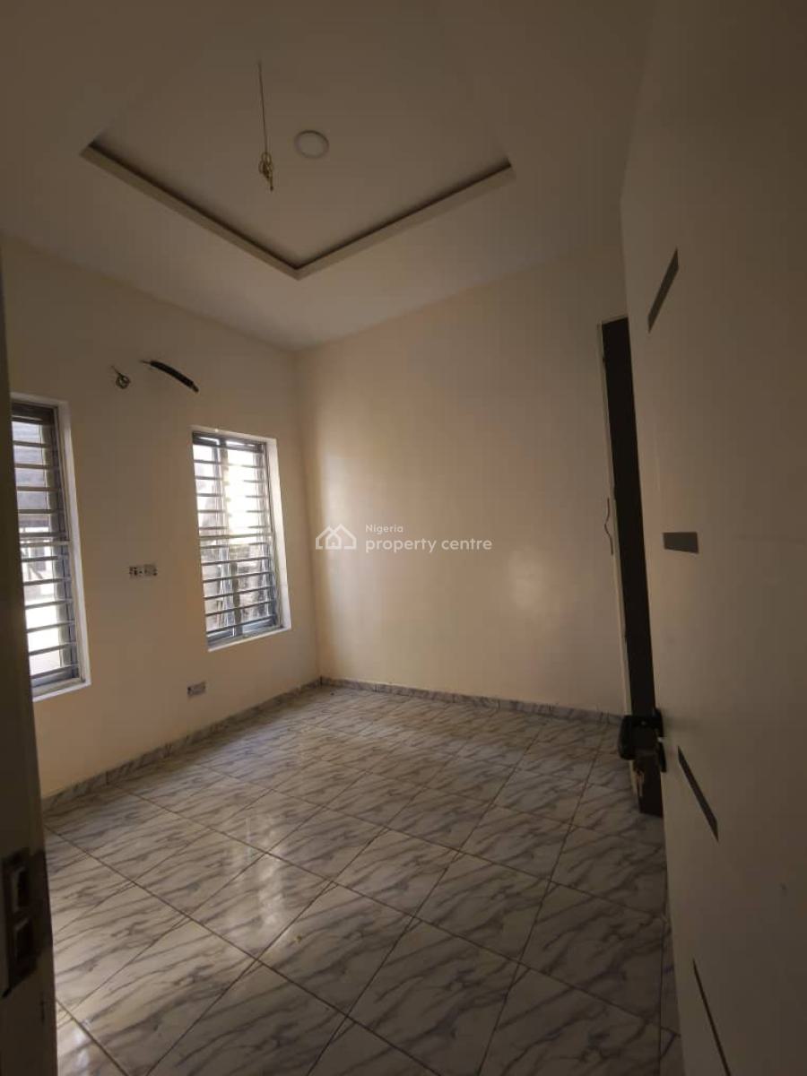 Well Renovated 4 Bedroom Plus Semi Detached Plus Bq, Ologolo, Lekki, Lagos, Semi-detached Duplex for Rent