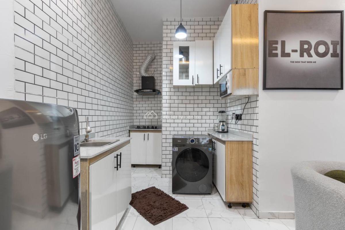 1 Bedroom with Ps5, Lekki Phase 1, Lekki, Lagos, Flat / Apartment Short Let