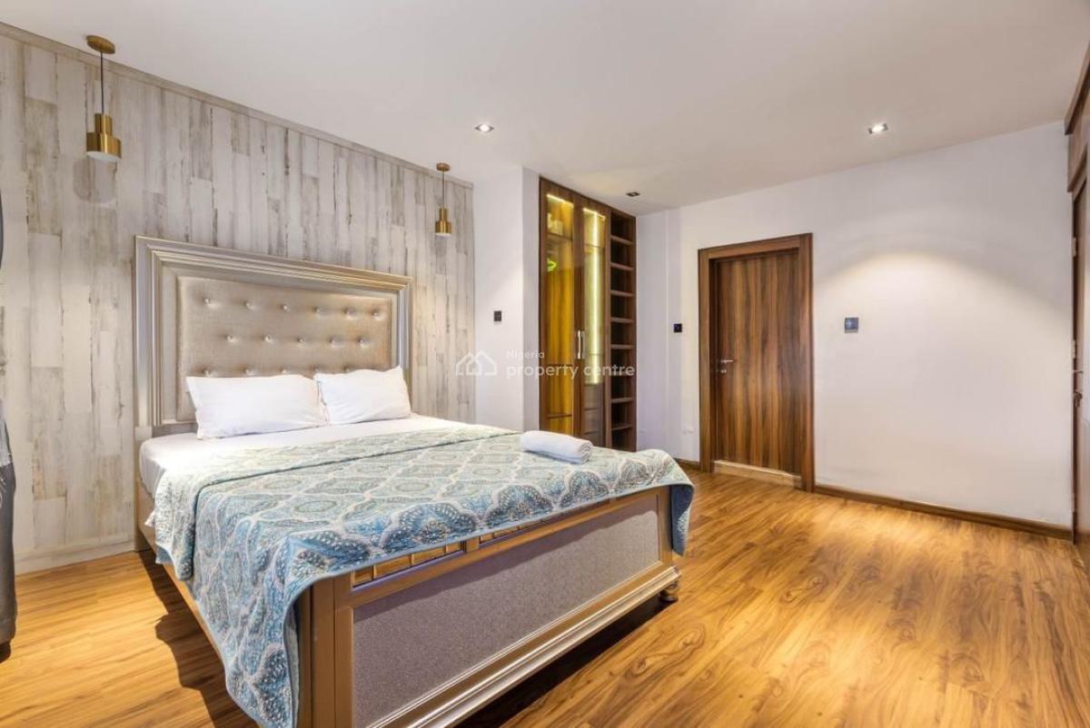 3 Bedroom Waterfront Apartment with Ps5 & Pool, Lekki Phase 1, Lekki, Lagos, Flat / Apartment Short Let